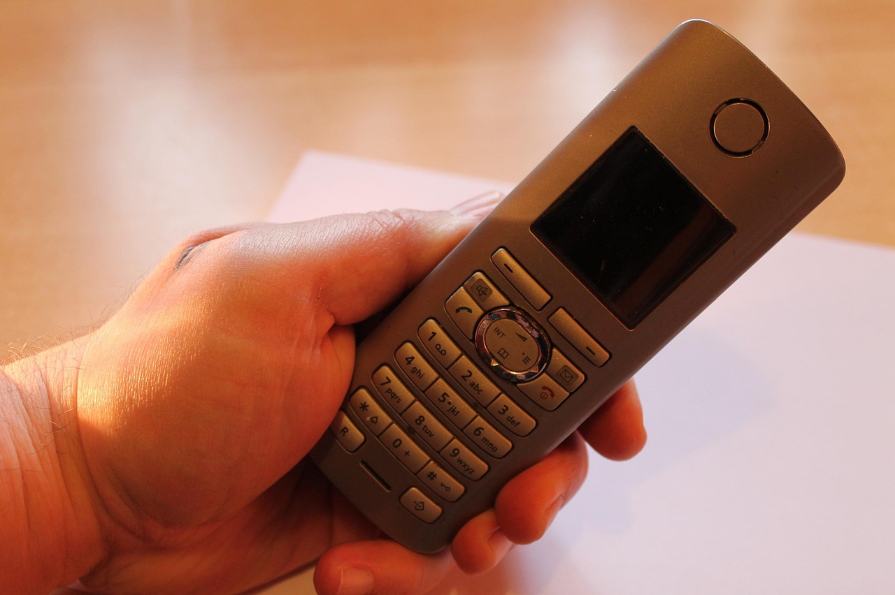 vreau sa aflu un numar de telefon care ma sunat